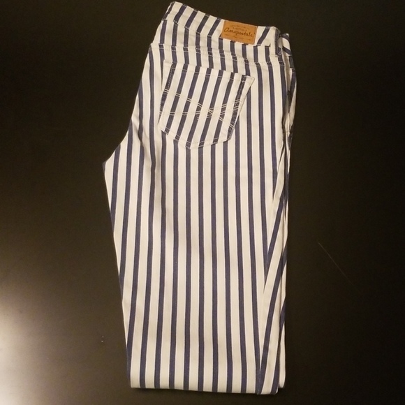 ⚓Aeropostale "Ashley Ultra Skinny" Striped Jean - Picture 2 of 4